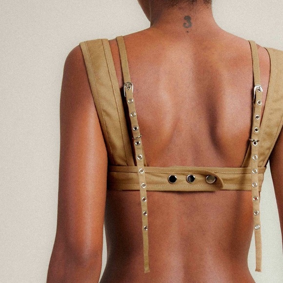 Orseund Iris • Lace trimmed bralette in dark khaki - Picture 3 of 9